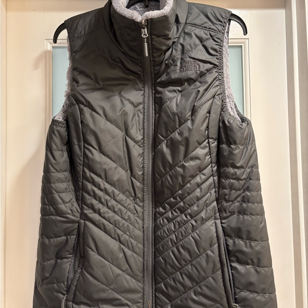The North Face Women's Reversible Charcoal Quilted Vest